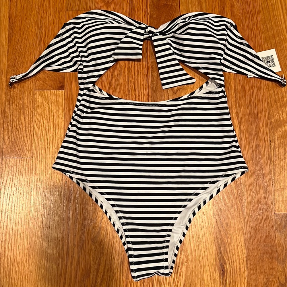 Cupshe Neat as a Pinstripe Strapless One Piece Size S NWT